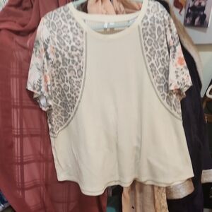 Cato Cream and Gray Leopard Print Short Sleeve Top